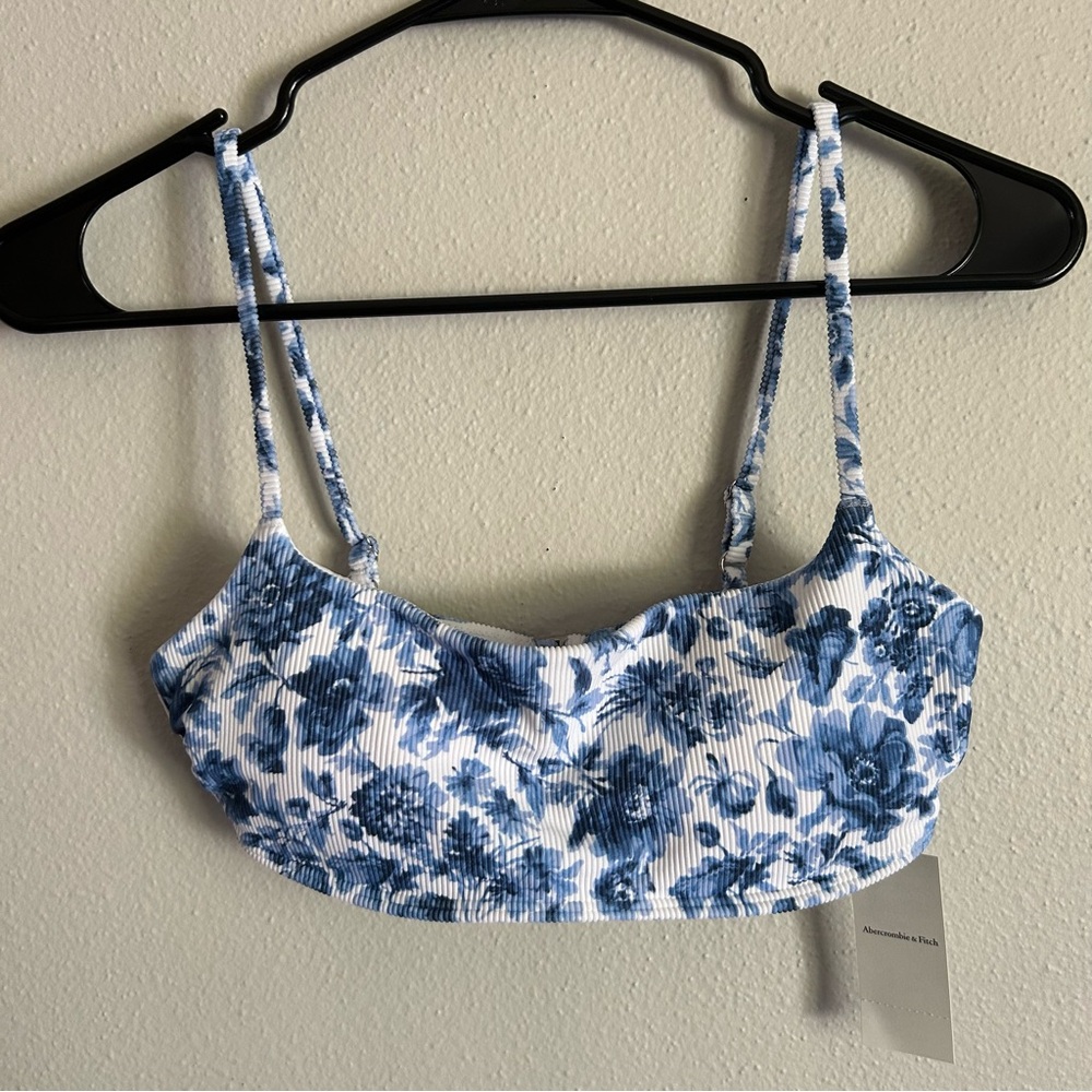 NWT Abercrombie & Fitch Floral Swimsuit Bikini Top